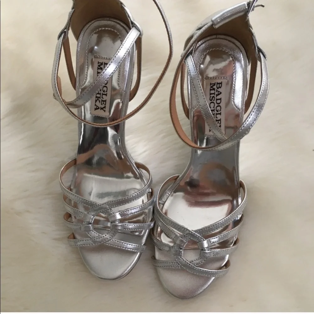 Badgley Mischka Hedy Wedges NWOT